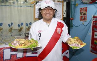 MÚSICO Y CHEF PERUANO triunfa en BOLIVIA, con su cevicheria EL RINCON MUÑECA